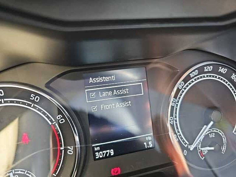 Skoda Kamiq usata a Lecco (17)