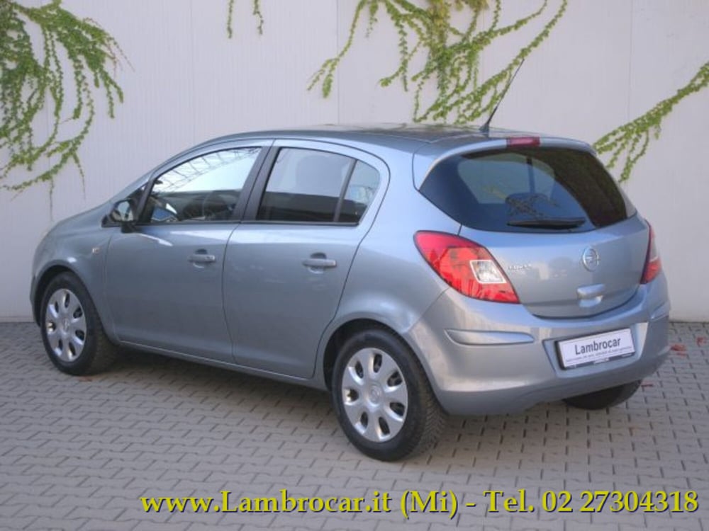 Opel Corsa usata a Milano (12)