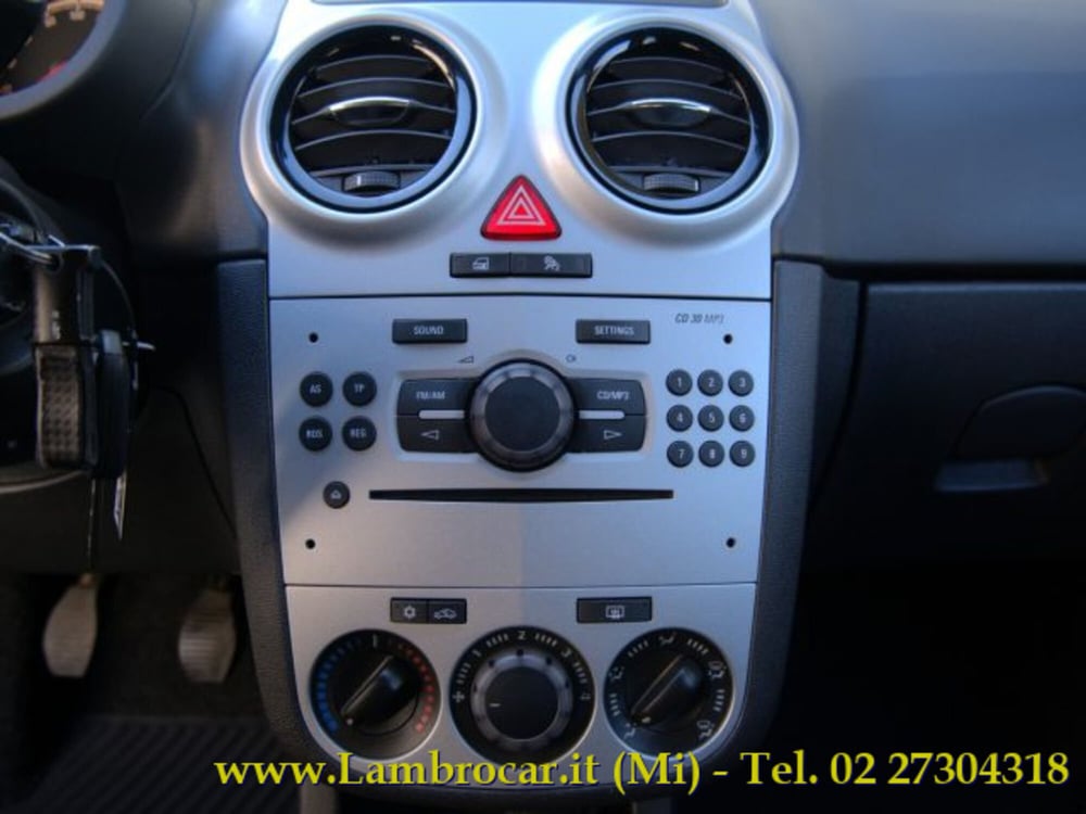 Opel Corsa usata a Milano (7)