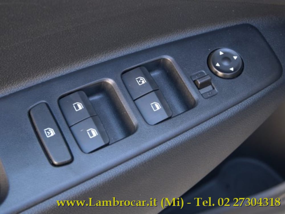 Hyundai i10 nuova a Milano (16)