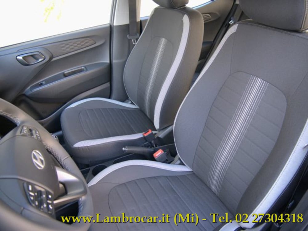 Hyundai i10 nuova a Milano (4)