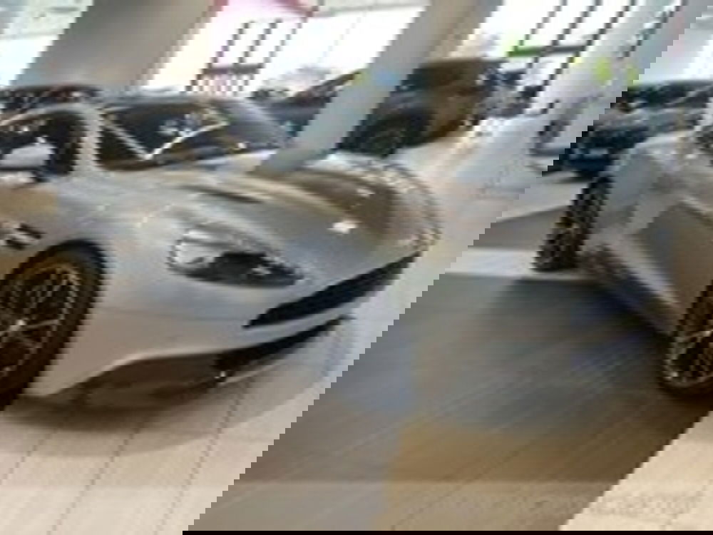 Aston Martin DBS usata a Udine (4)