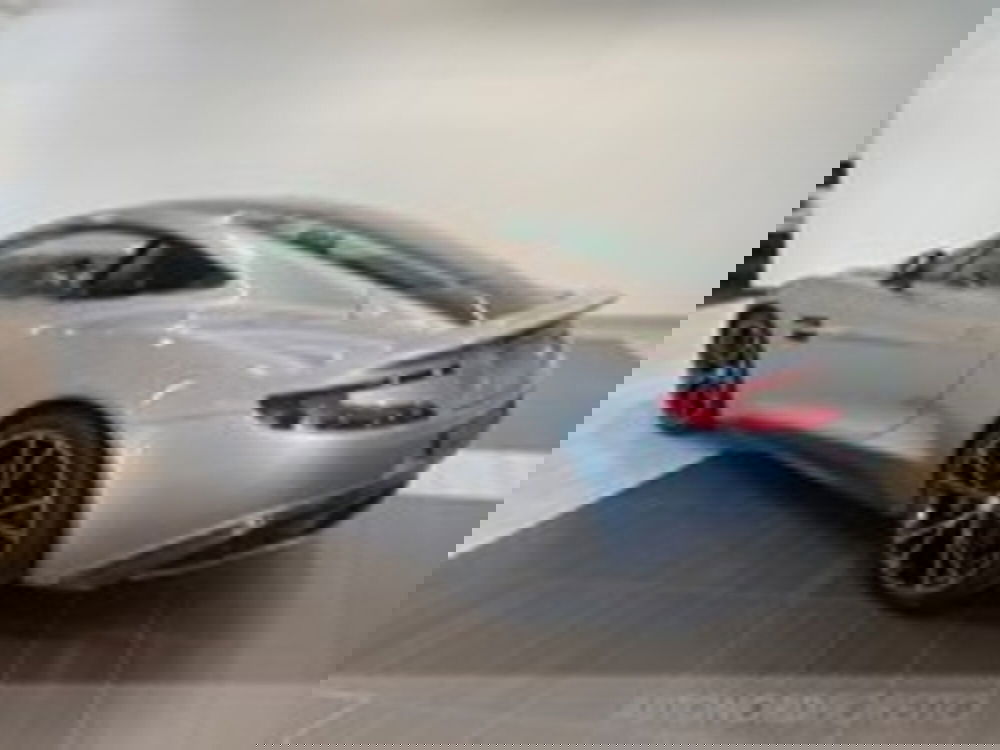 Aston Martin DBS usata a Udine (8)