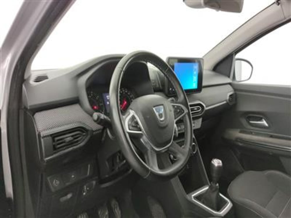 Dacia Jogger usata a Bari (13)