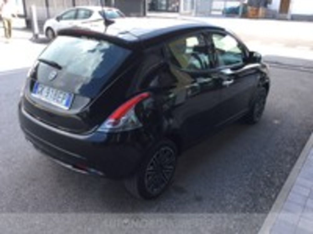 Lancia Ypsilon usata a Udine (4)