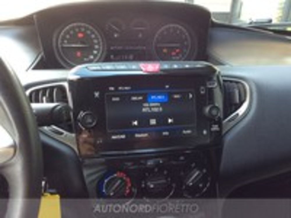 Lancia Ypsilon usata a Udine (7)