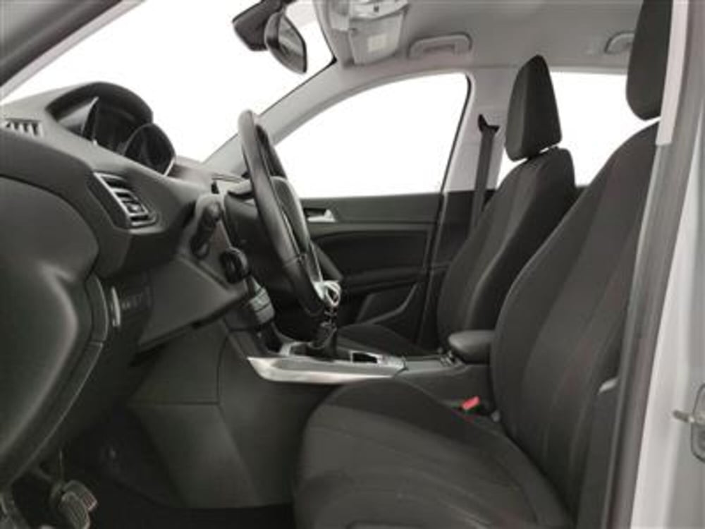 Peugeot 308 SW usata a Bari (13)