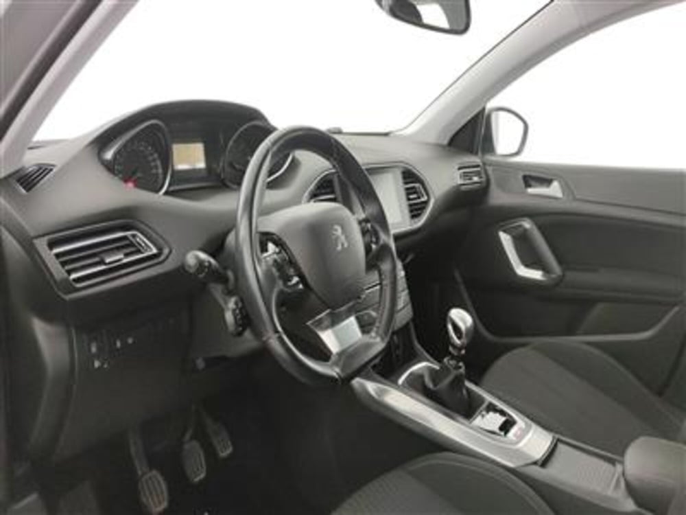 Peugeot 308 SW usata a Bari (14)