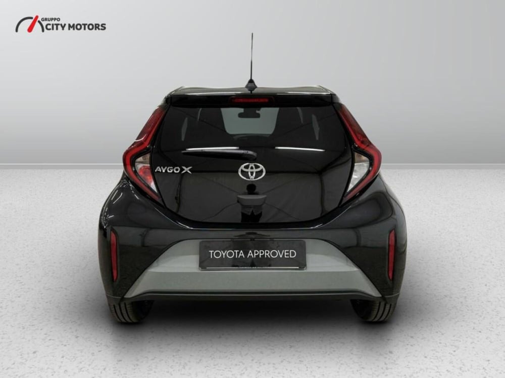 Toyota Aygo X nuova a Monza e Brianza (5)