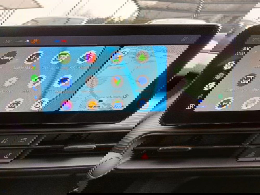 Jeep Avenger nuova a Brescia (14)