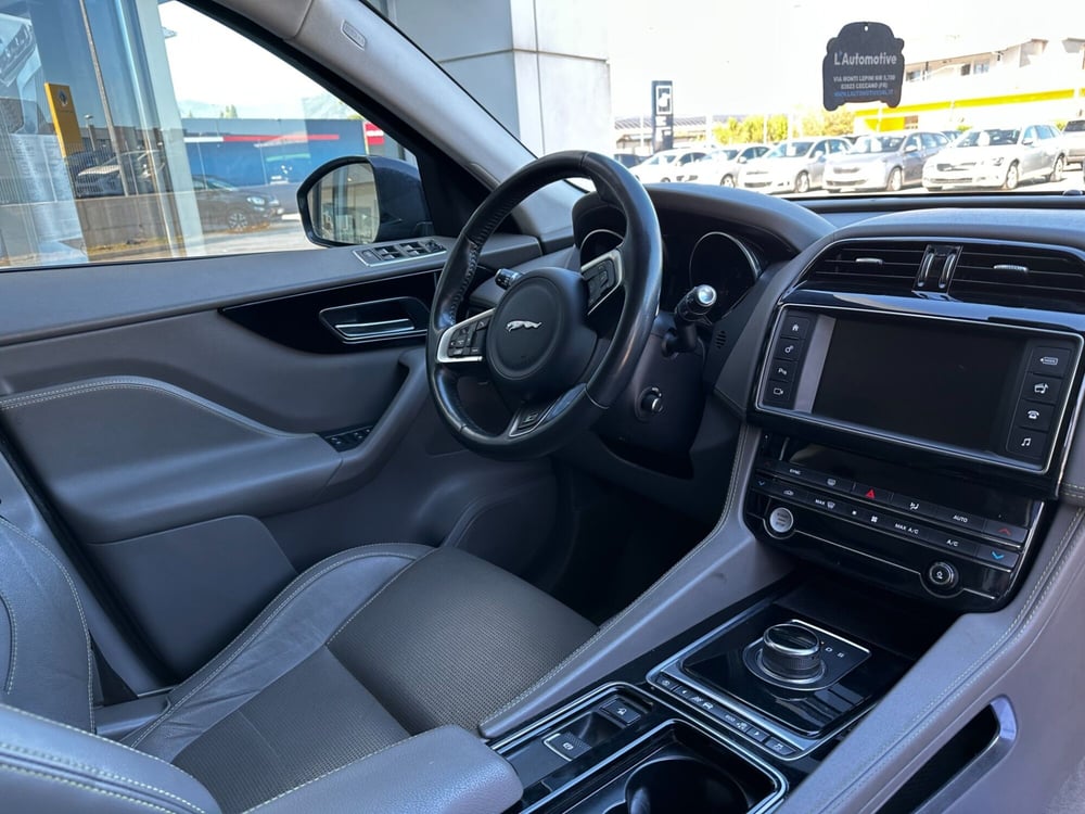 Jaguar F-Pace usata a Frosinone (14)