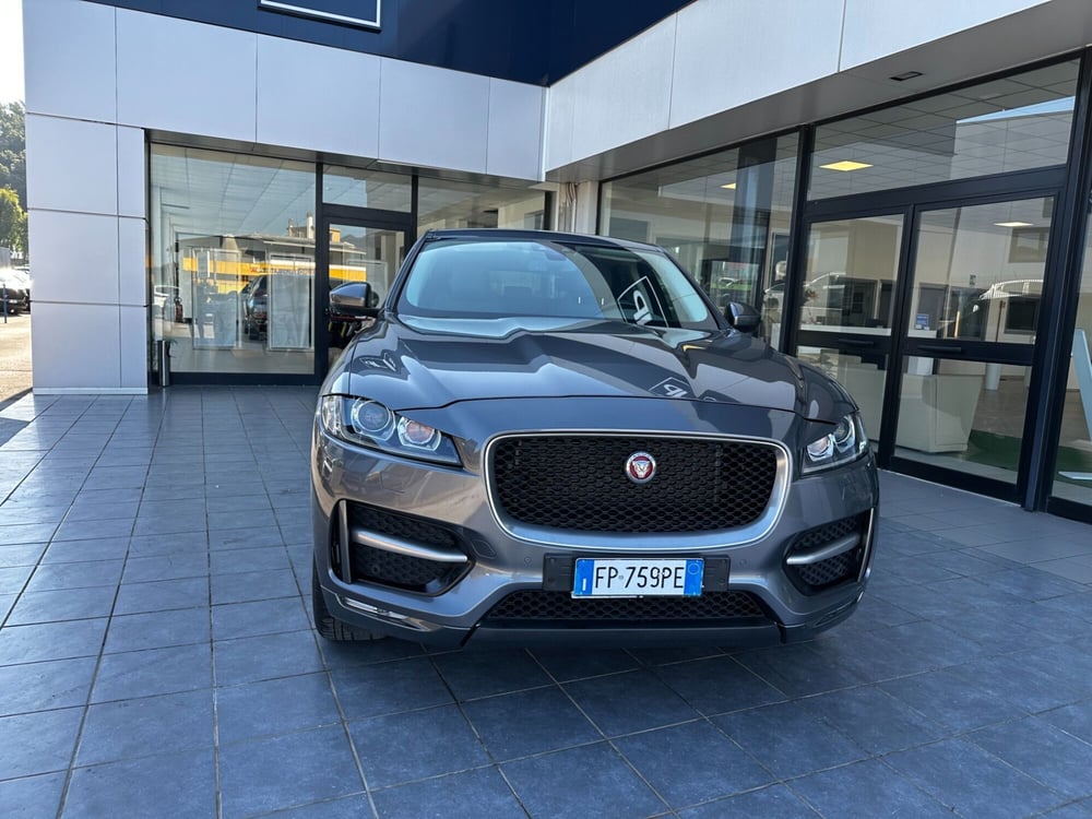 Jaguar F-Pace usata a Frosinone (9)