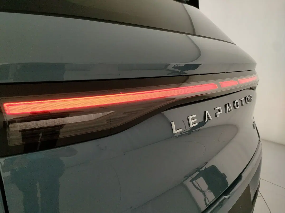 Leapmotor B10 nuova a Caserta (12)