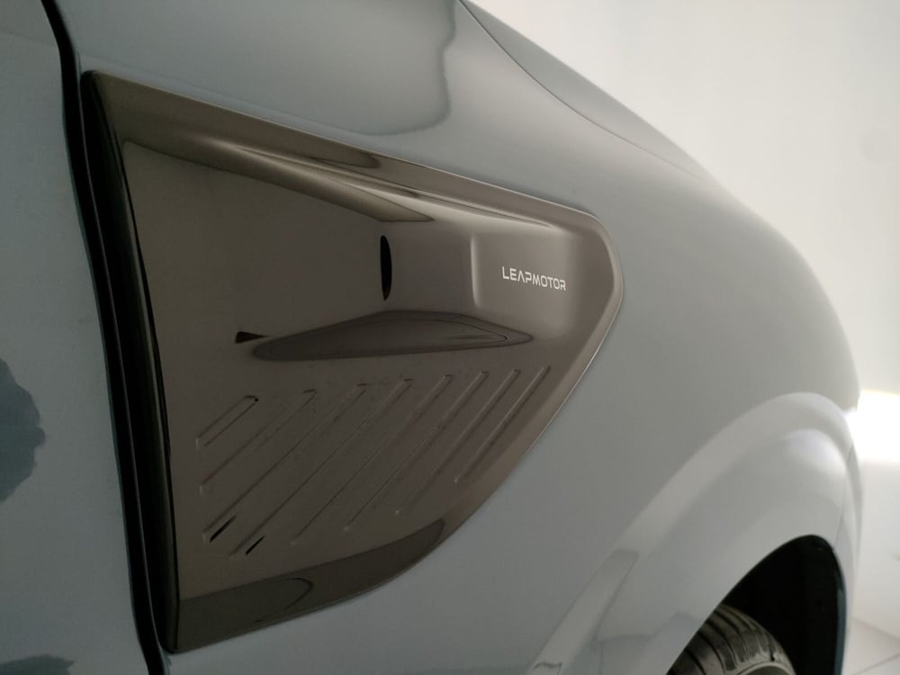 Leapmotor B10 nuova a Caserta (18)