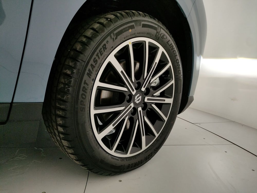 Leapmotor B10 nuova a Caserta (19)