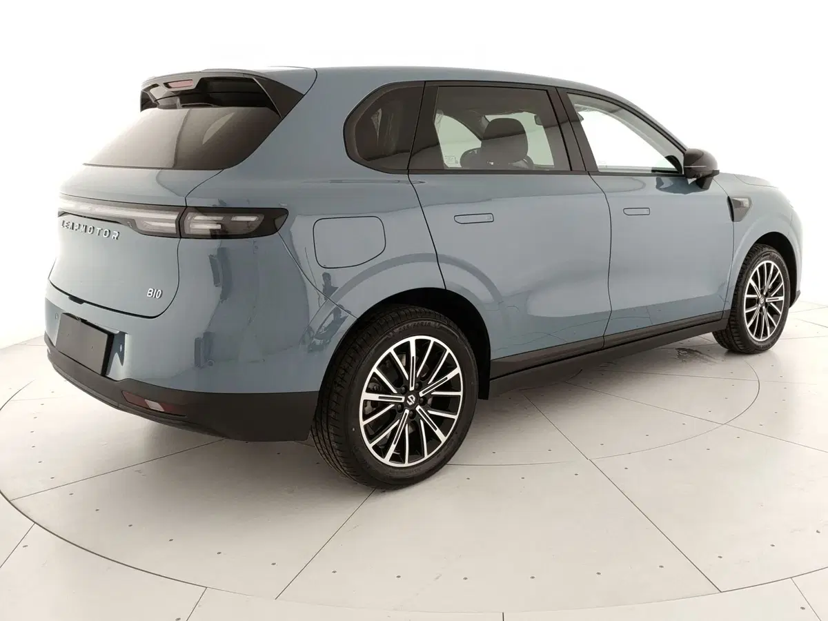 Leapmotor B10 nuova a Caserta (6)