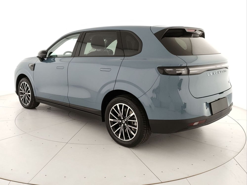 Leapmotor B10 nuova a Caserta (9)