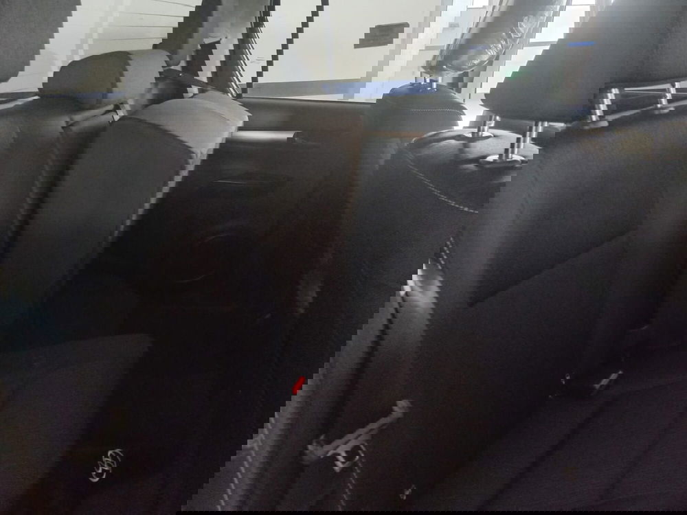 Toyota Hilux nuova a Brescia (11)