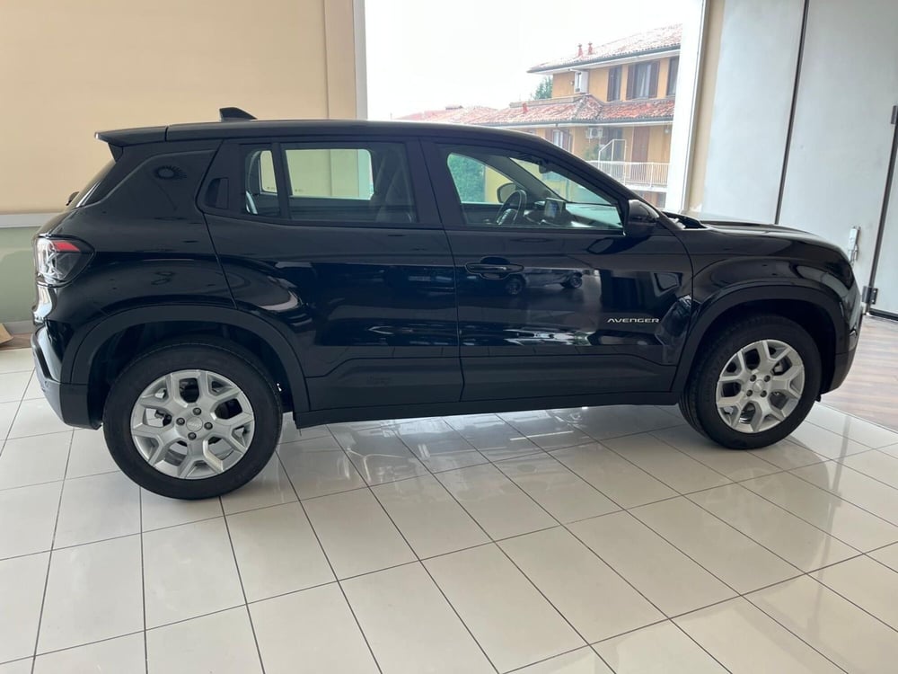 Jeep Avenger nuova a Milano (5)