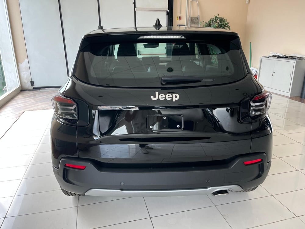 Jeep Avenger nuova a Milano (9)