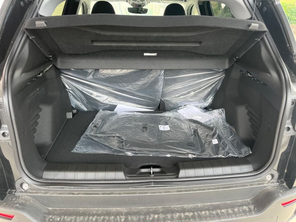 Jeep Avenger nuova a Milano (11)