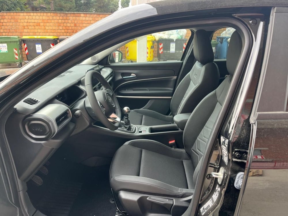 Jeep Avenger nuova a Milano (12)