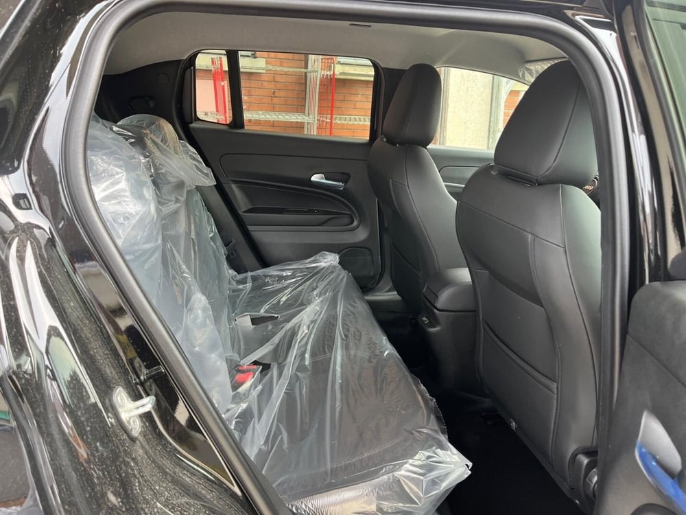 Jeep Avenger nuova a Milano (15)