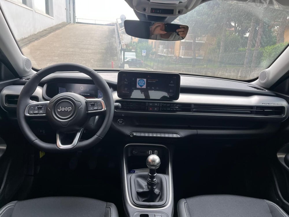 Jeep Avenger nuova a Milano (16)