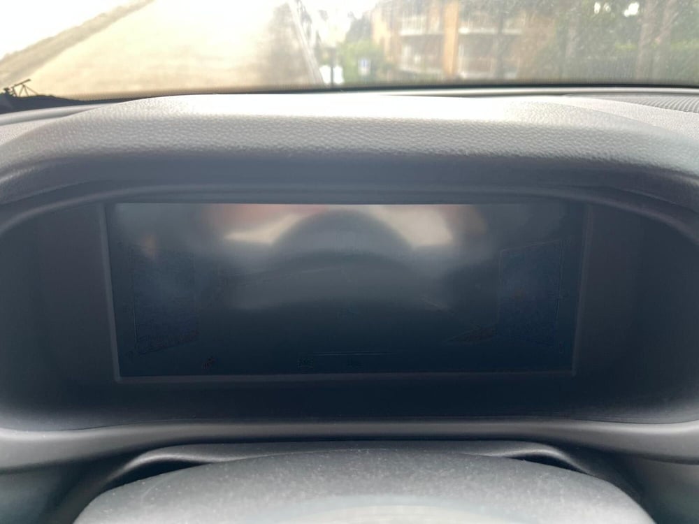 Jeep Avenger nuova a Milano (18)