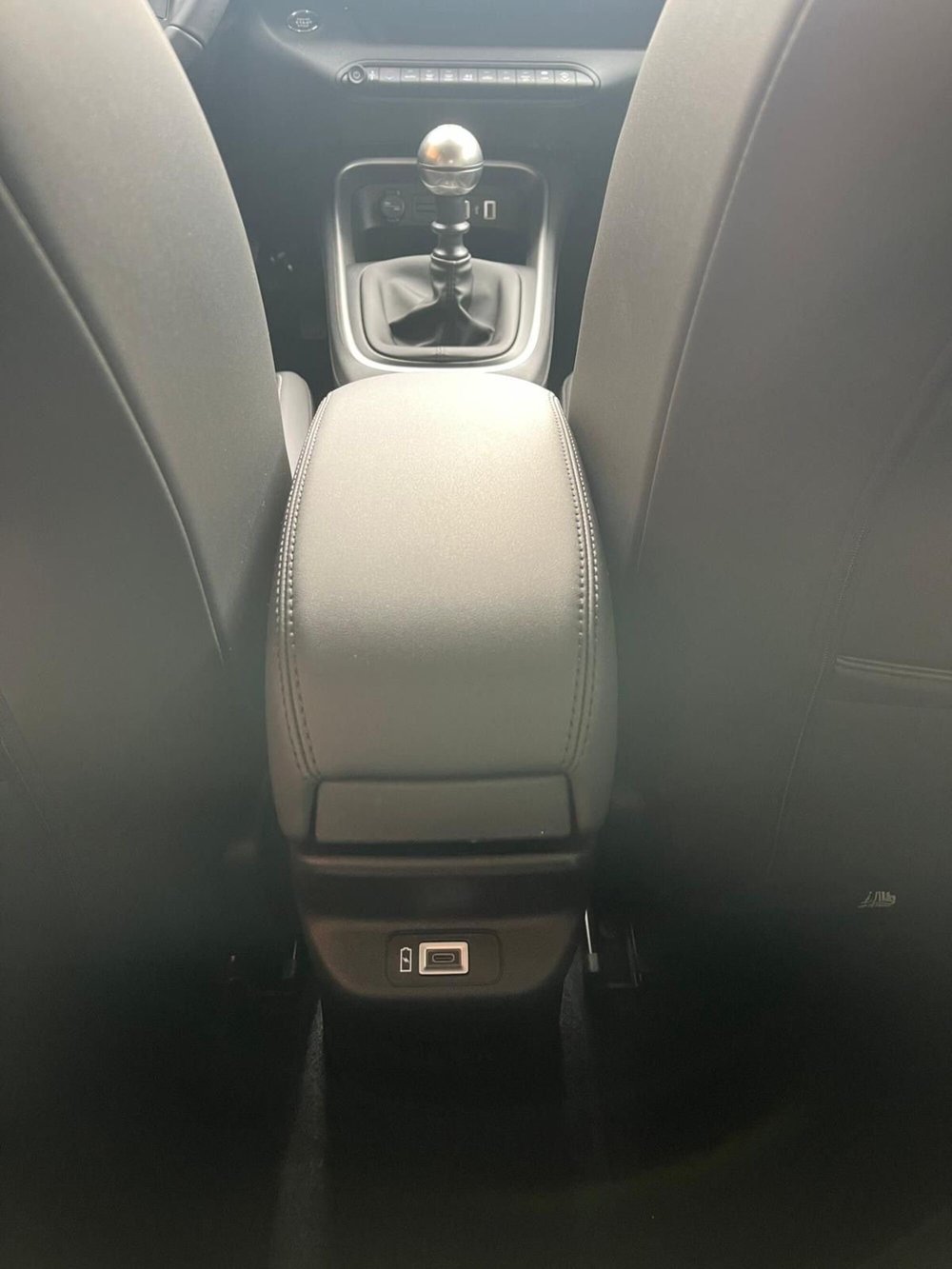 Jeep Avenger nuova a Milano (20)