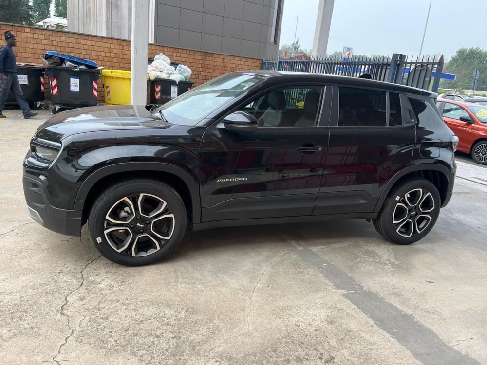 Jeep Avenger nuova a Milano (5)