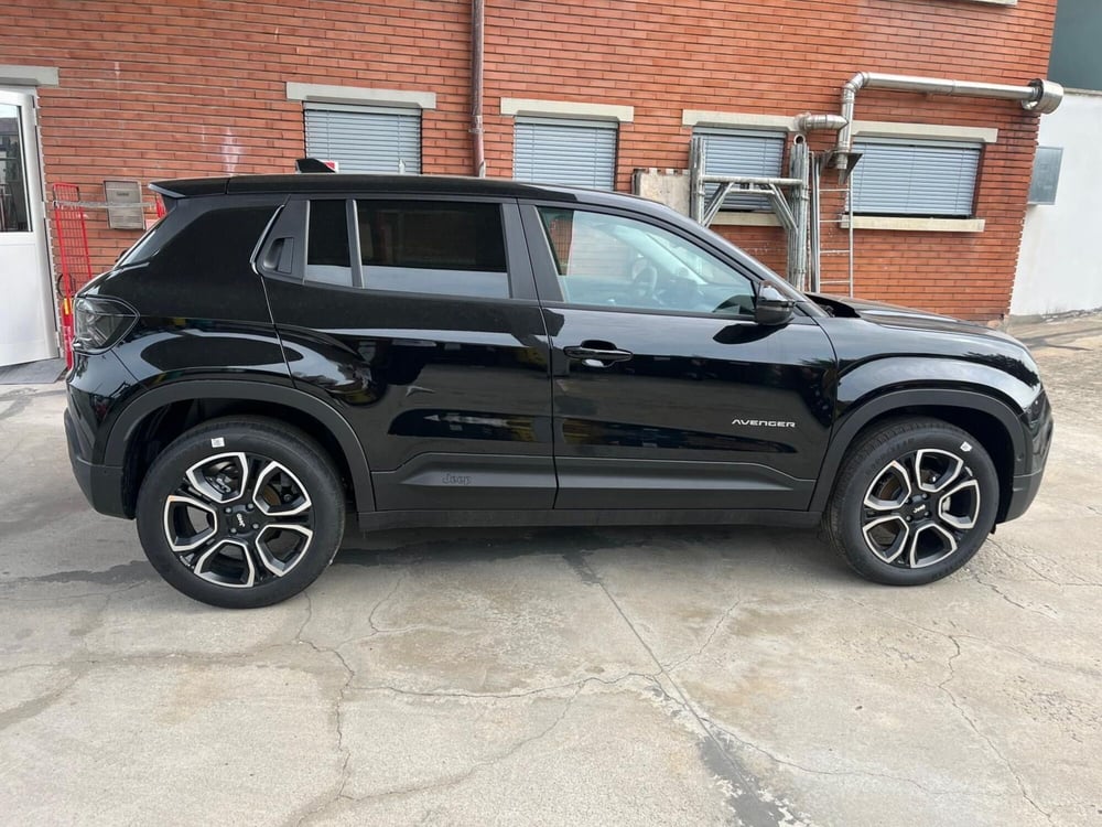 Jeep Avenger nuova a Milano (6)