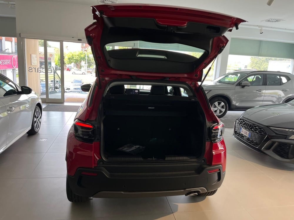 Jeep Avenger nuova a Milano (10)