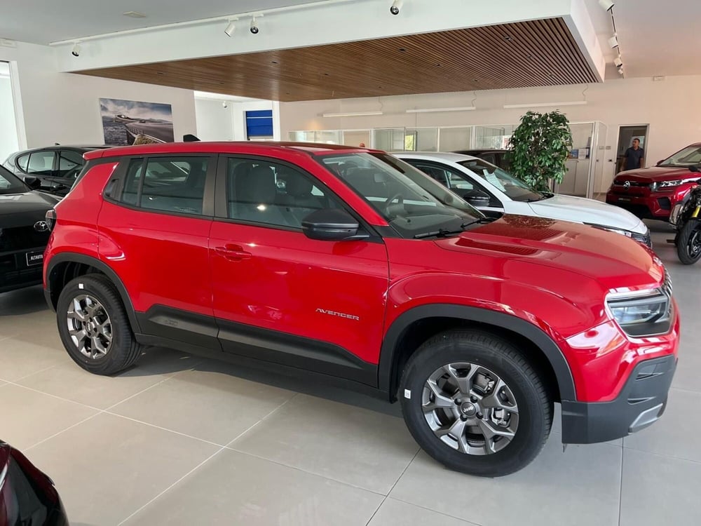 Jeep Avenger nuova a Milano (4)