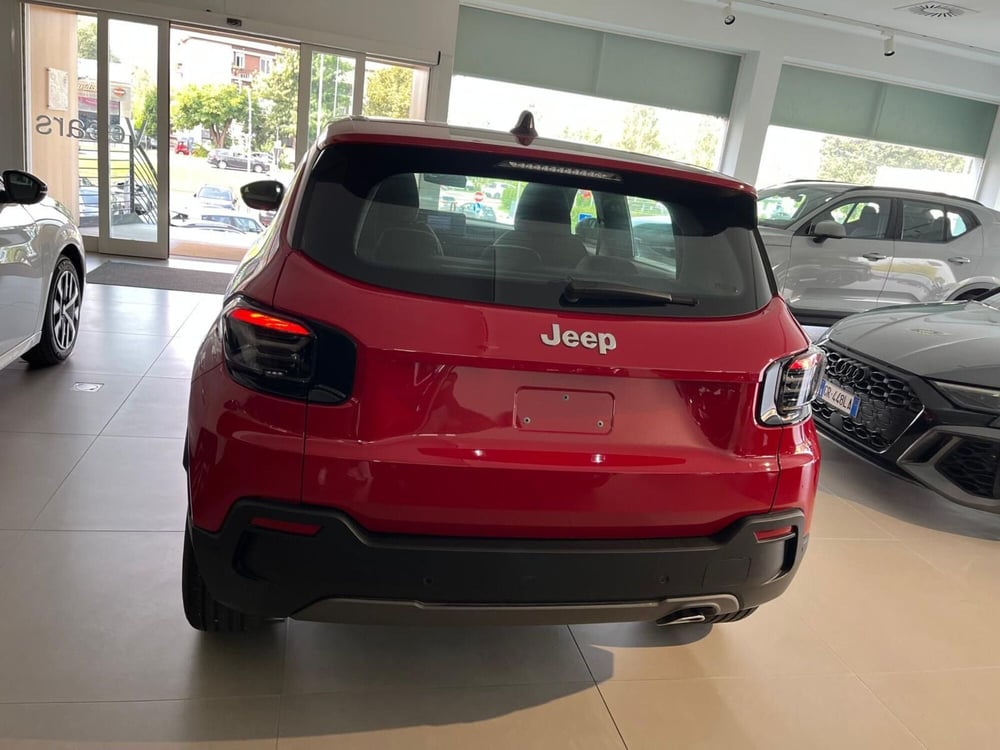 Jeep Avenger nuova a Milano (9)