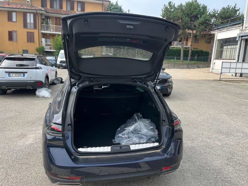 Peugeot 508 SW nuova a Milano (10)