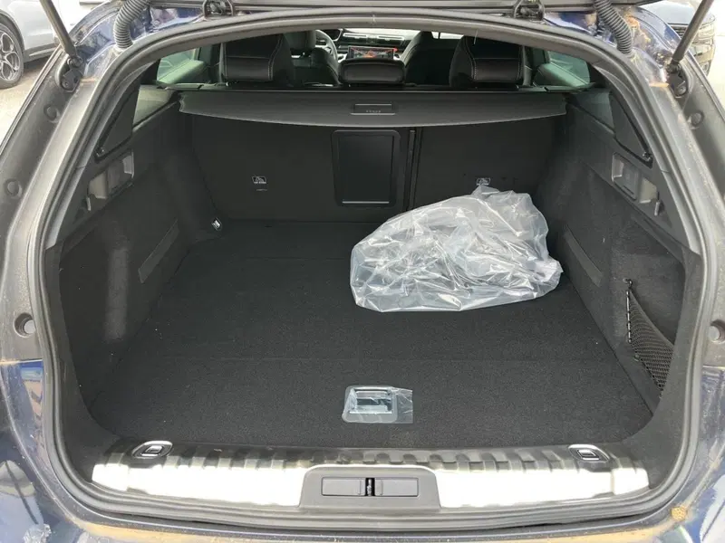 Peugeot 508 SW nuova a Milano (11)