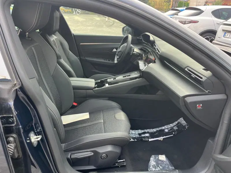 Peugeot 508 SW nuova a Milano (13)