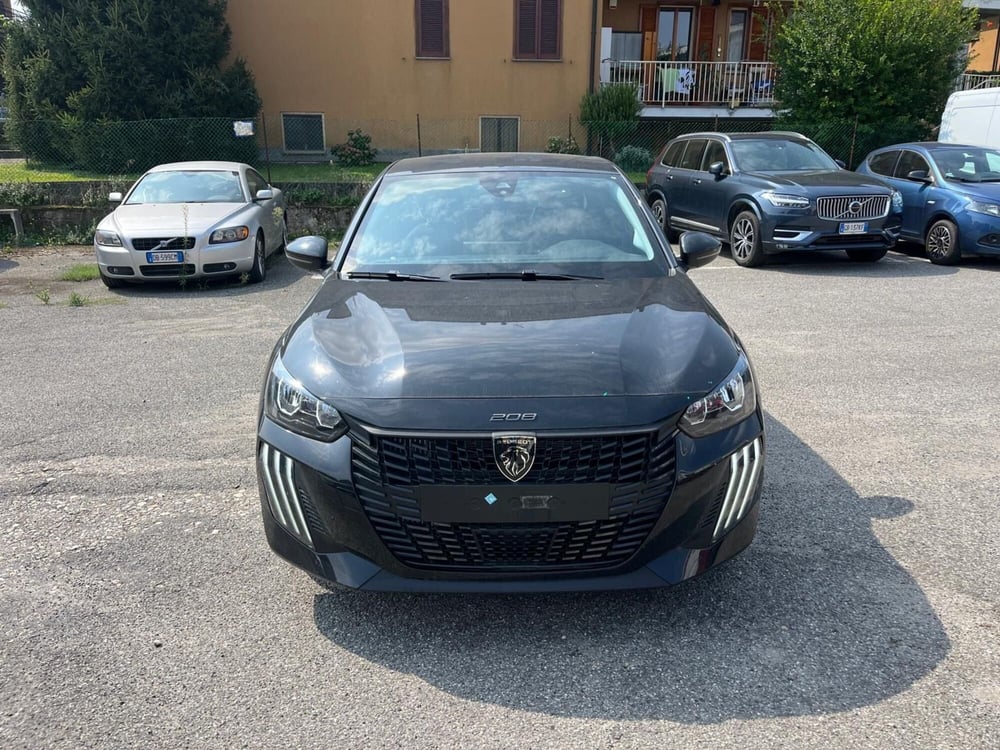 Peugeot 208 nuova a Milano (2)
