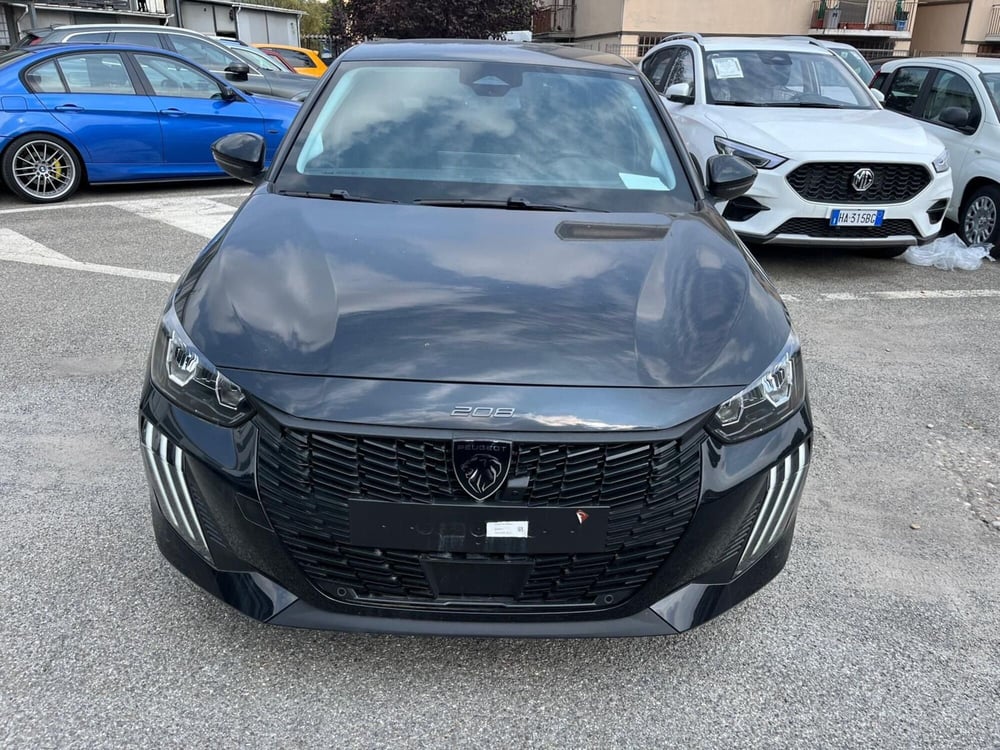 Peugeot 208 nuova a Milano (2)