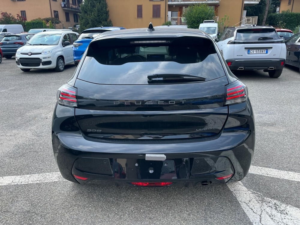 Peugeot 208 nuova a Milano (9)