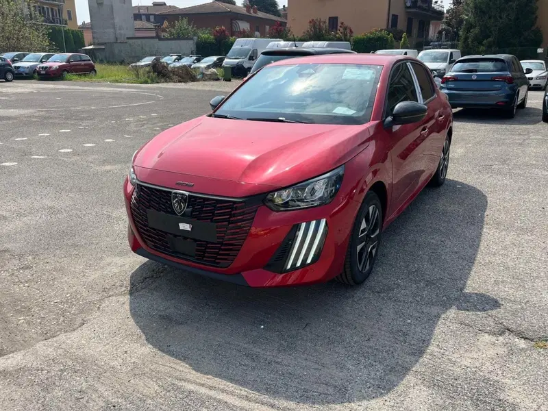 Peugeot 208 nuova a Milano