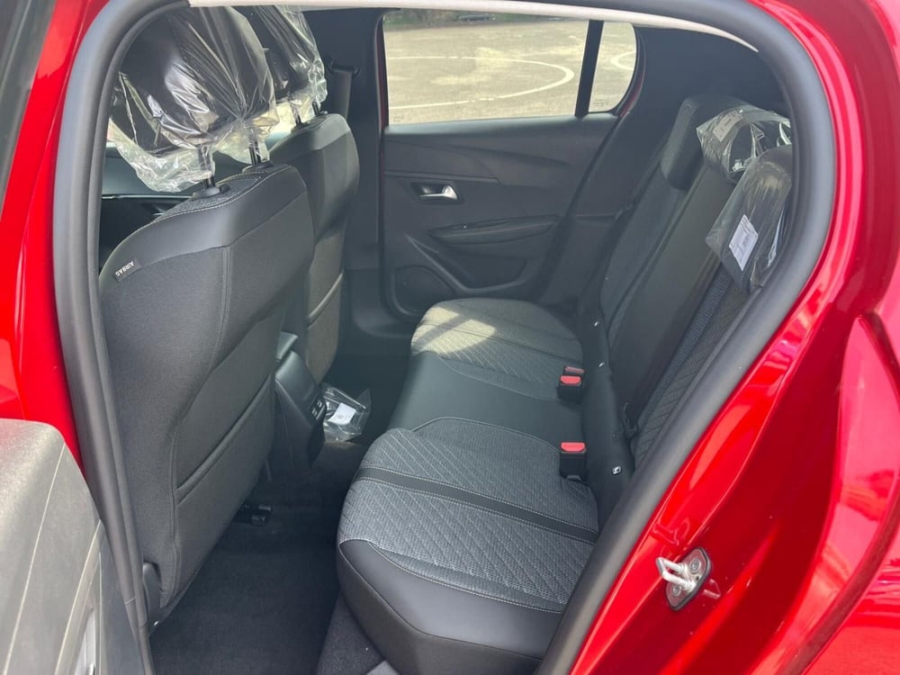 Peugeot 208 nuova a Milano (15)