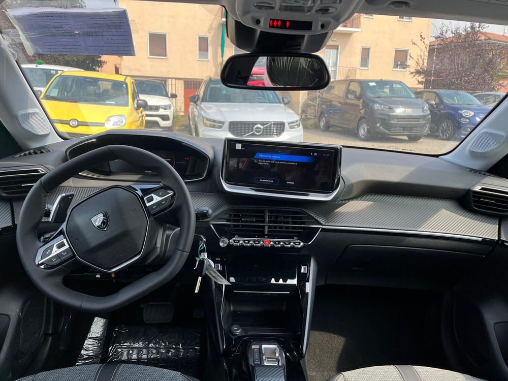 Peugeot 208 nuova a Milano (16)