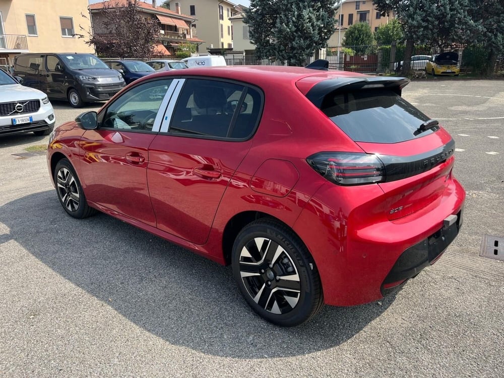 Peugeot 208 nuova a Milano (7)