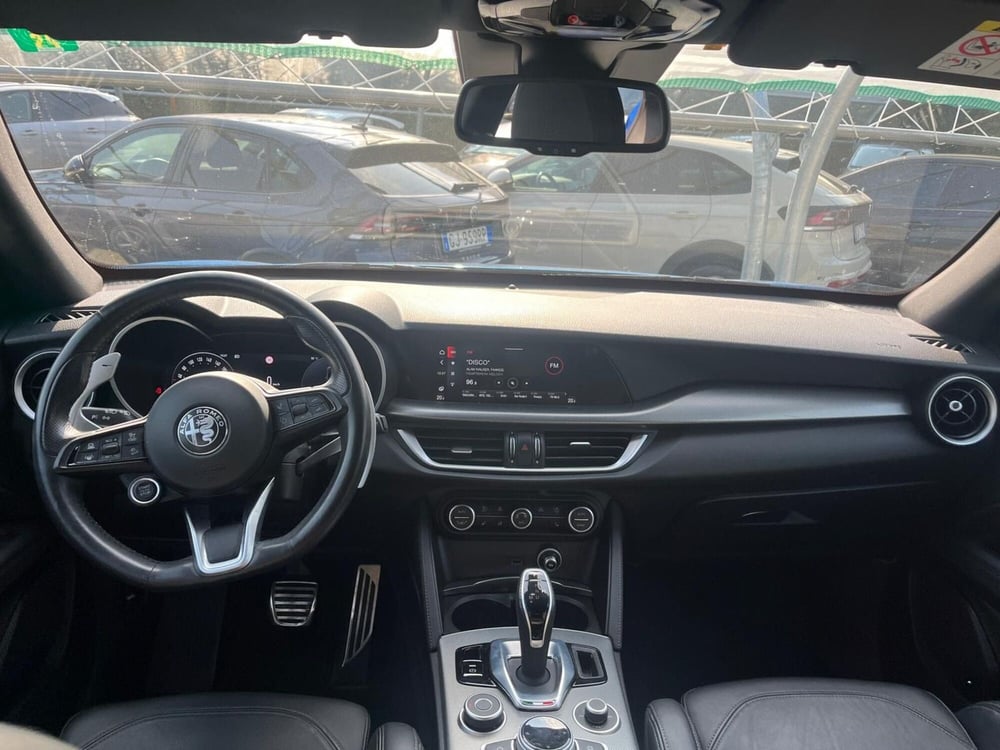 Alfa Romeo Stelvio usata a Milano (18)