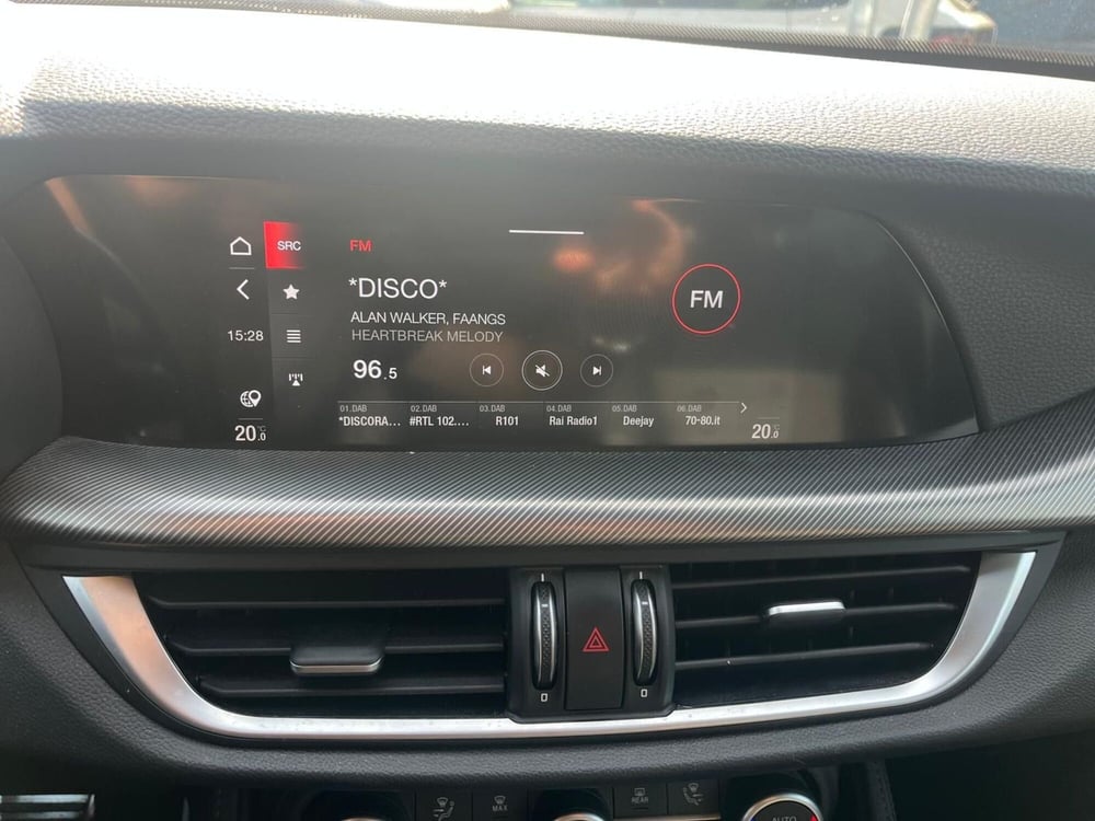 Alfa Romeo Stelvio usata a Milano (19)