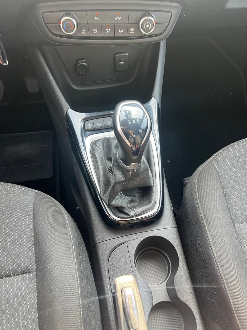 Opel Crossland usata a Milano (18)