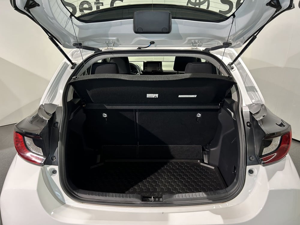 Toyota Yaris usata a Milano (12)