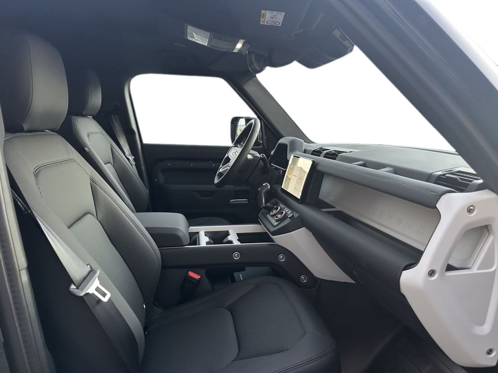 Land Rover Defender nuova a Catania (3)